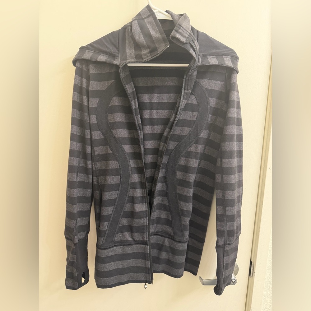 Lululemon Scuba size 4